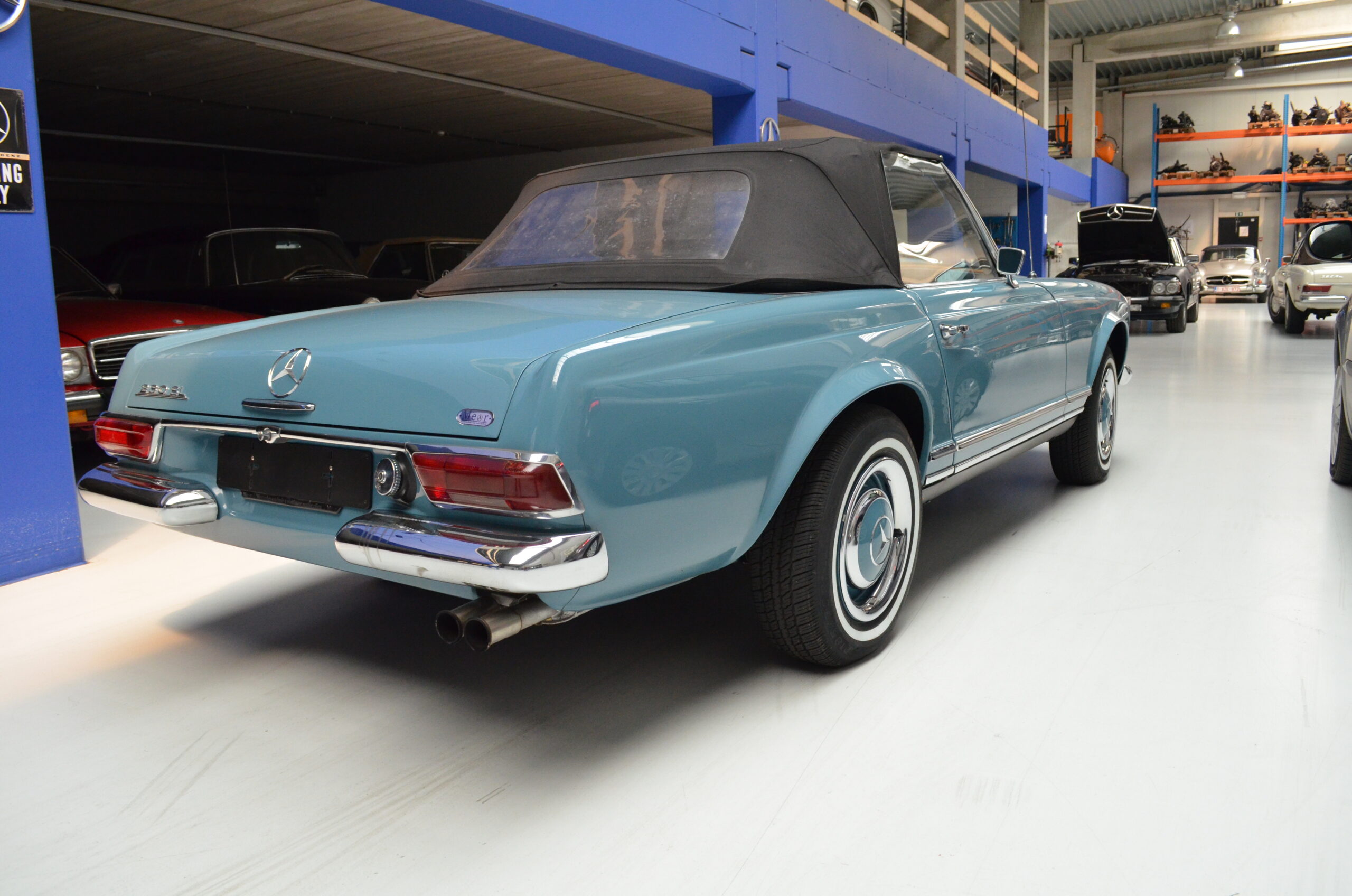 Mercedes-Benz 230 SL