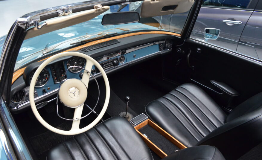 Mercedes-Benz 230 SL