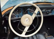 Mercedes-Benz 230 SL