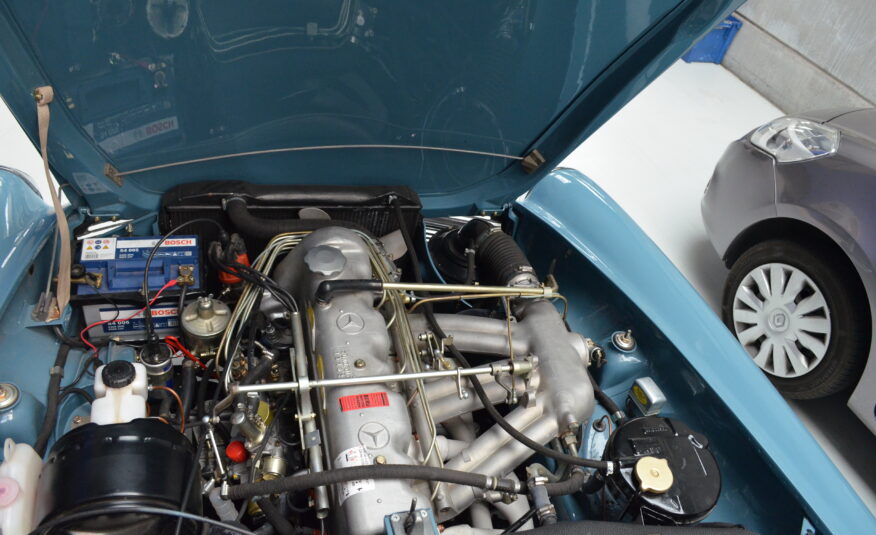 Mercedes-Benz 230 SL
