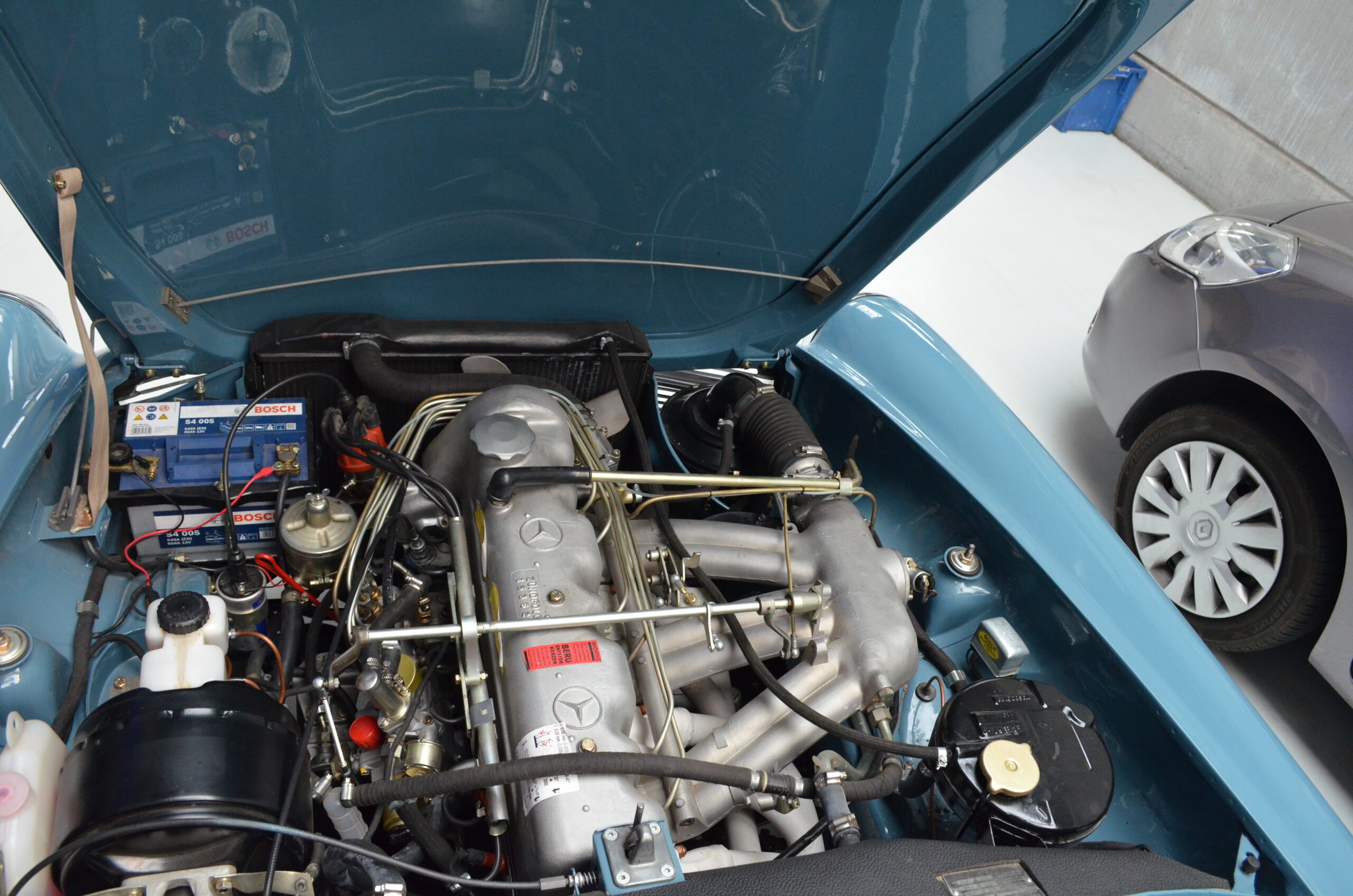 Mercedes-Benz 230 SL