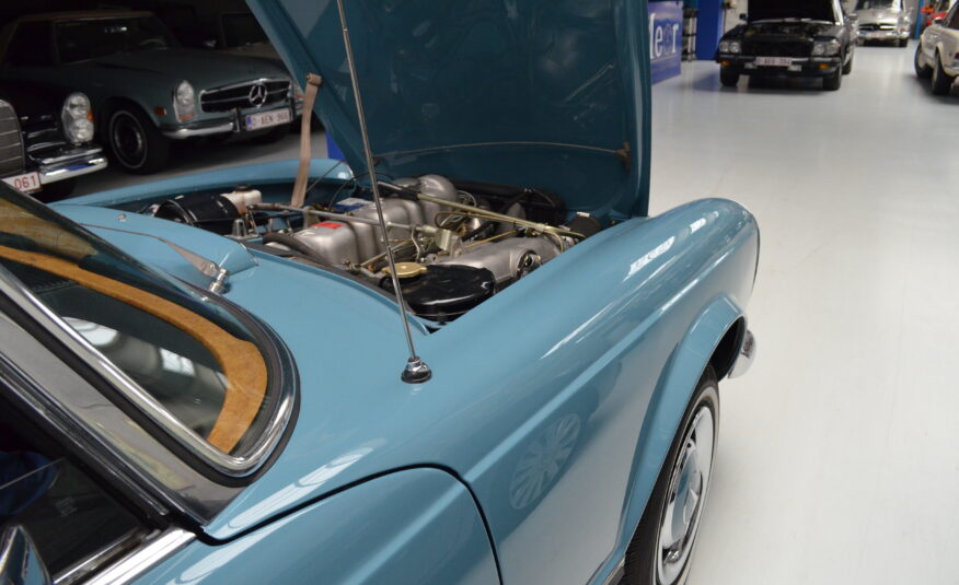 Mercedes-Benz 230 SL