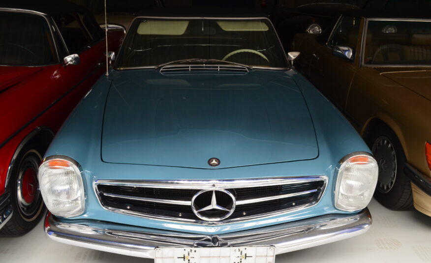 Mercedes-Benz 230 SL