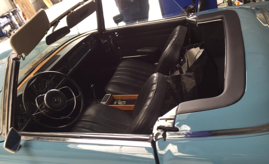 Mercedes-Benz 230 SL