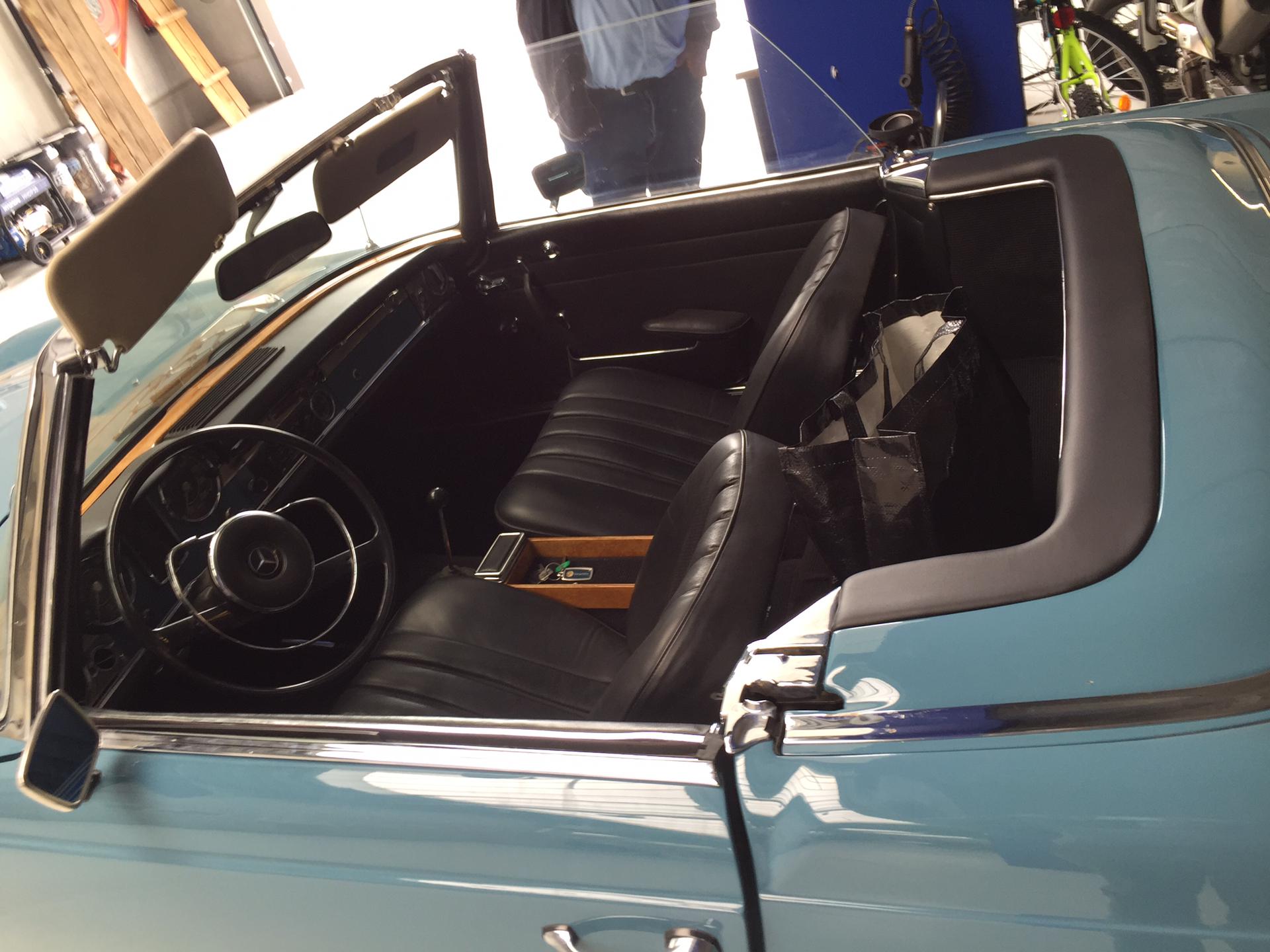 Mercedes-Benz 230 SL